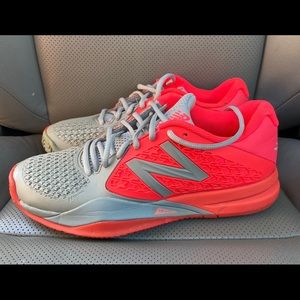 New Balance - 7.5 tennis shoes 🎾
